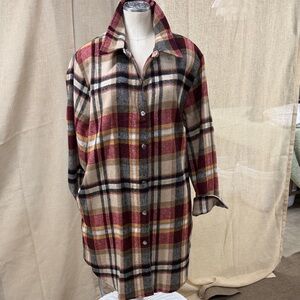 Amazon Essentials Women's Plaid Button-Down Shaket  - Burgundy and Beige